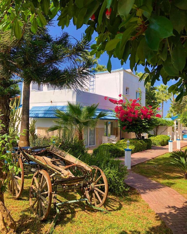 Hotel Pine Bay Club & Cakistes Breakfast Restaurant Next To Popular Kervansaray Beach (Adults Only) Κερύνεια Εξωτερικό φωτογραφία